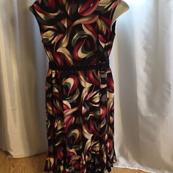 Multicolored v neck sleeveless dress in size 20 - Picture 6 of 8
